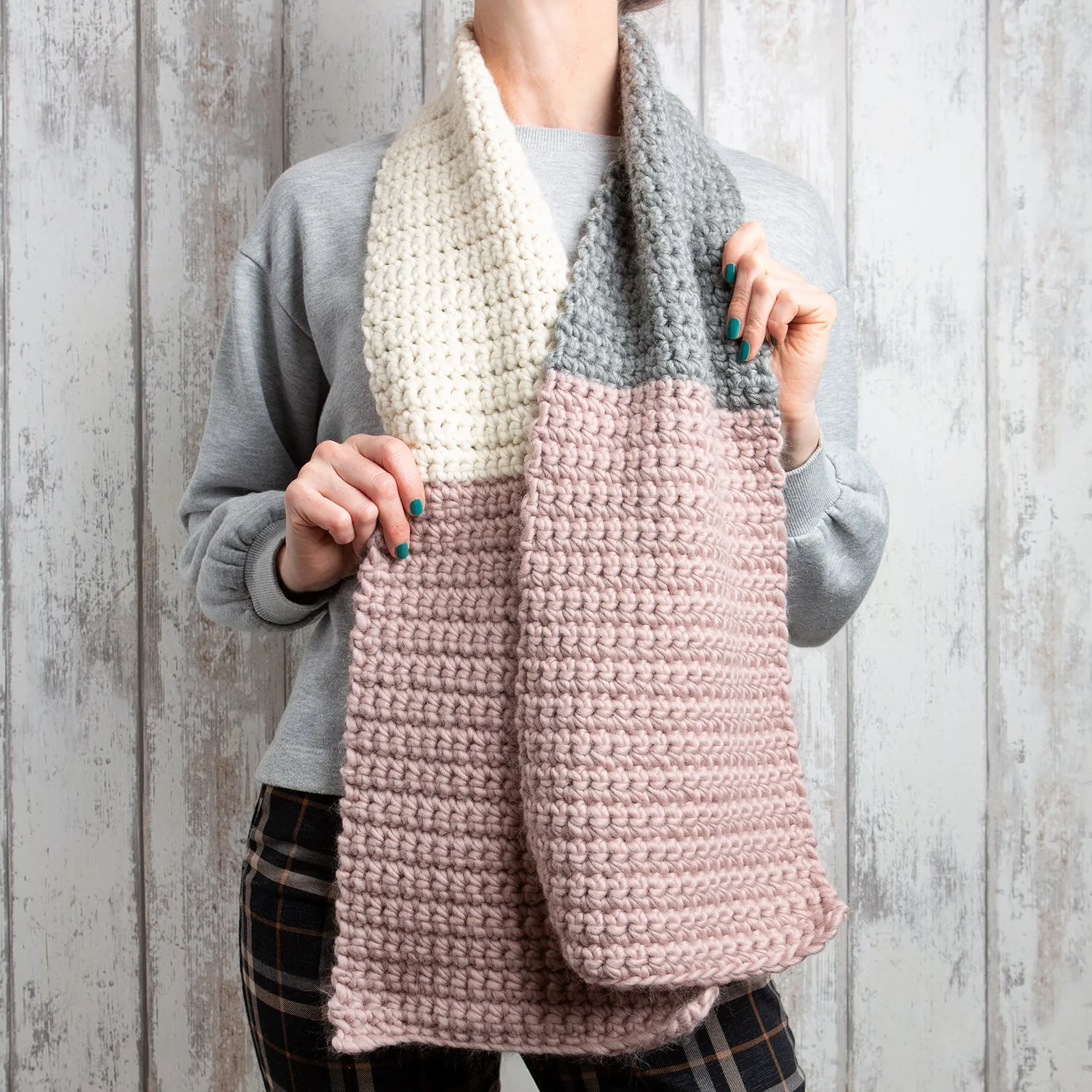 Accessories Crochet Kit - Hannah's Beginner Scarf