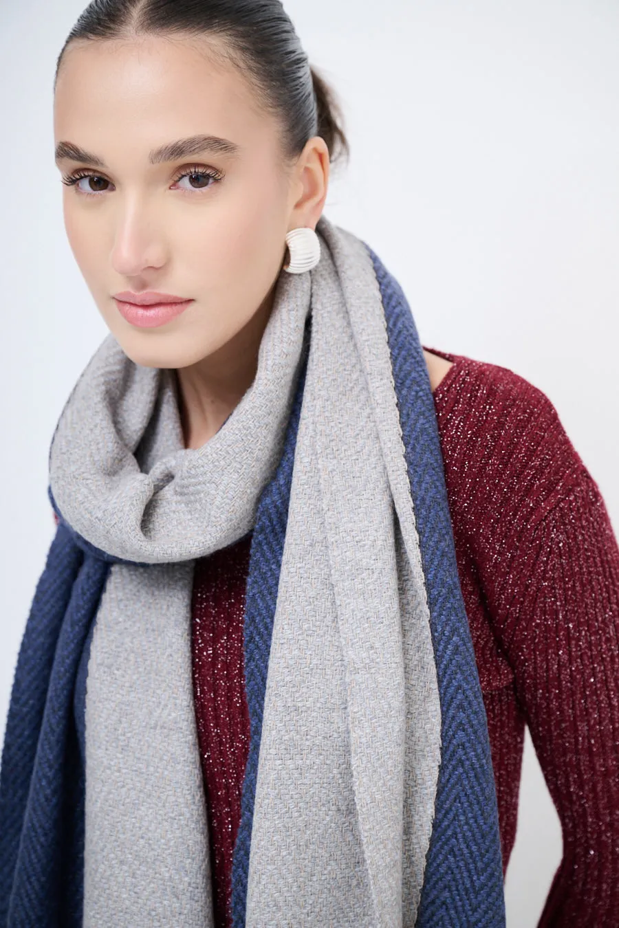 Soft fringed scarf with dual-tone design wholesale